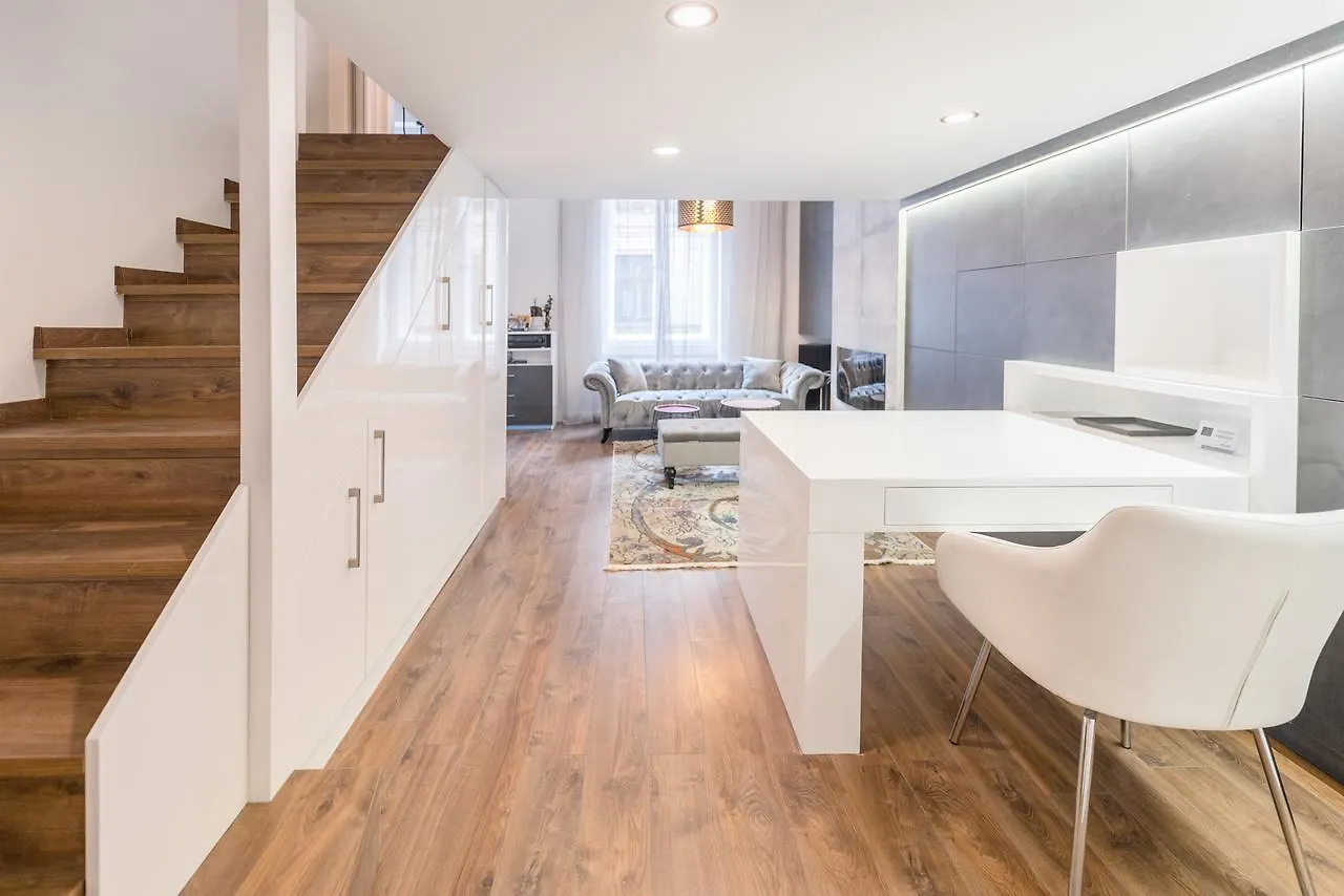 Apartment In Andrassy Avenue Budapeszt 0*,